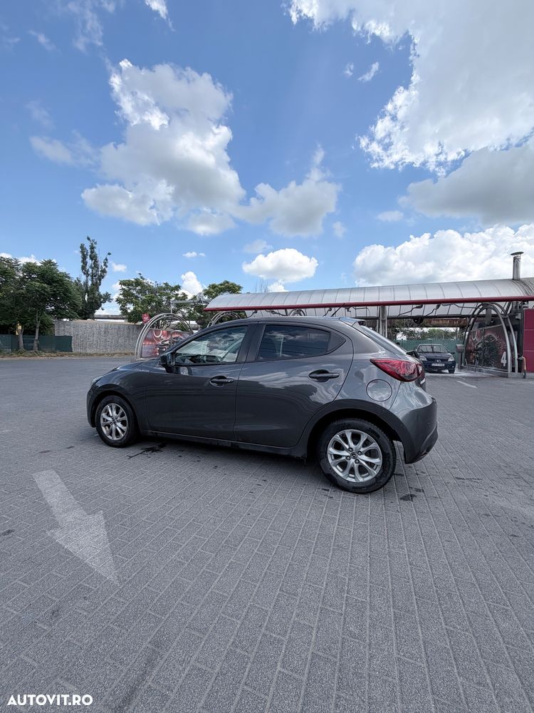 Mazda 2 - 4