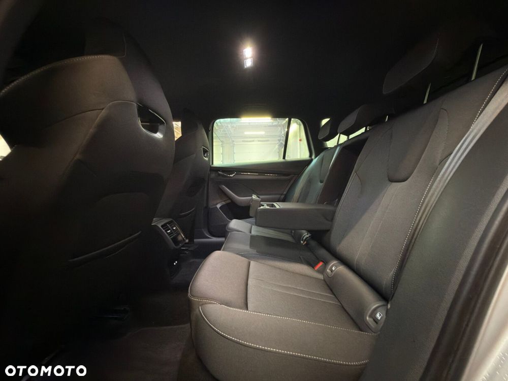 Skoda Octavia 2.0 TDI Sportline DSG - 24