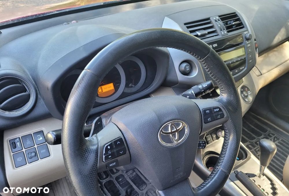 Toyota RAV4 2.2 D-CAT Premium - 8