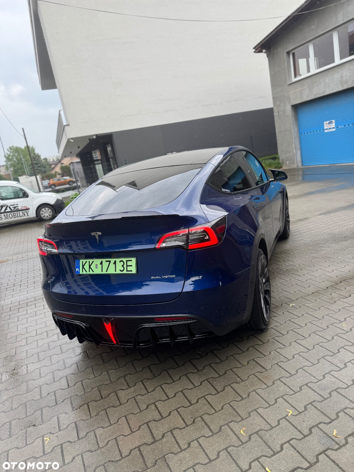 Tesla Y - 5