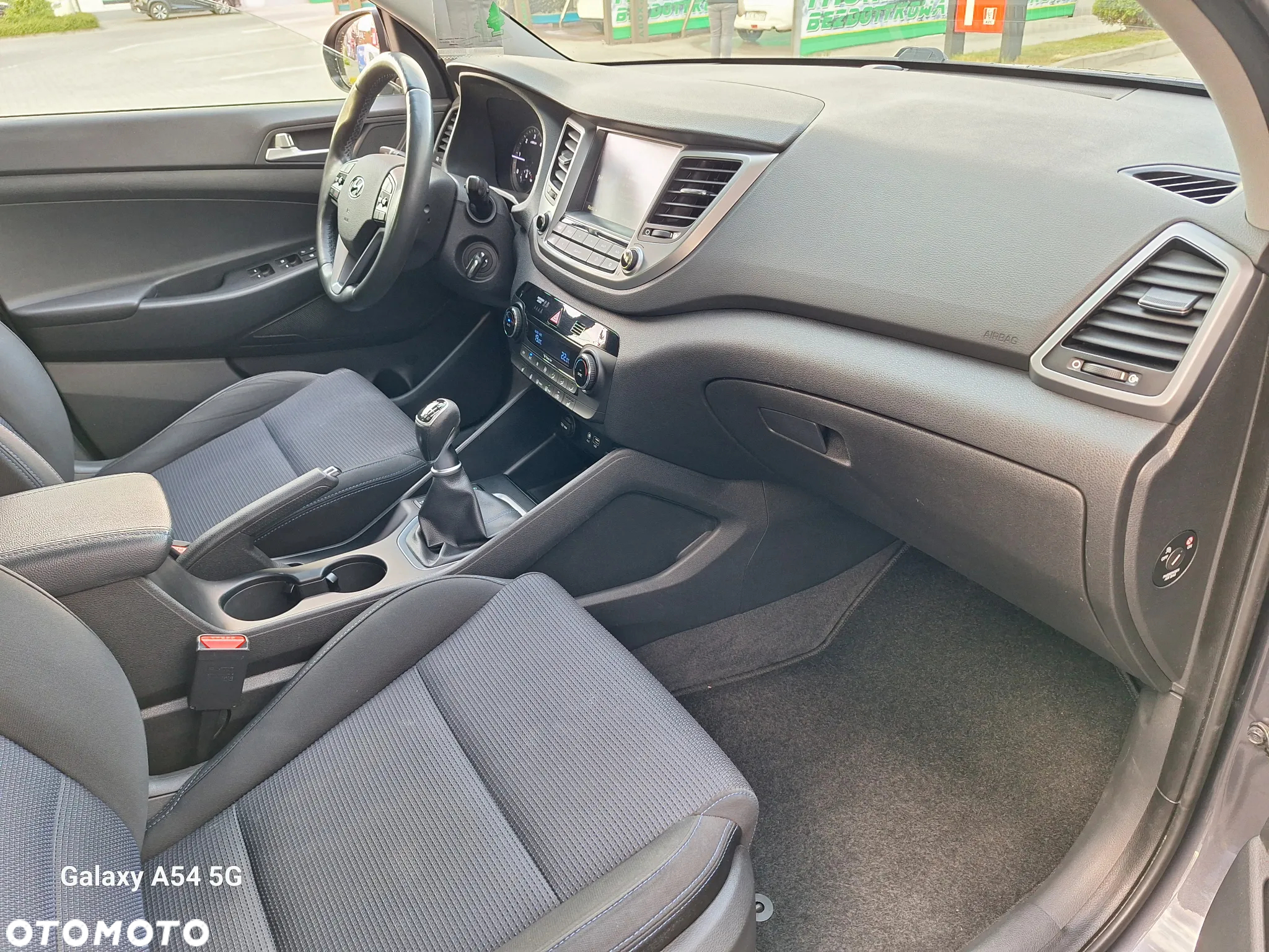 Hyundai Tucson blue 1.7 CRDi 2WD Intro Edition - 23