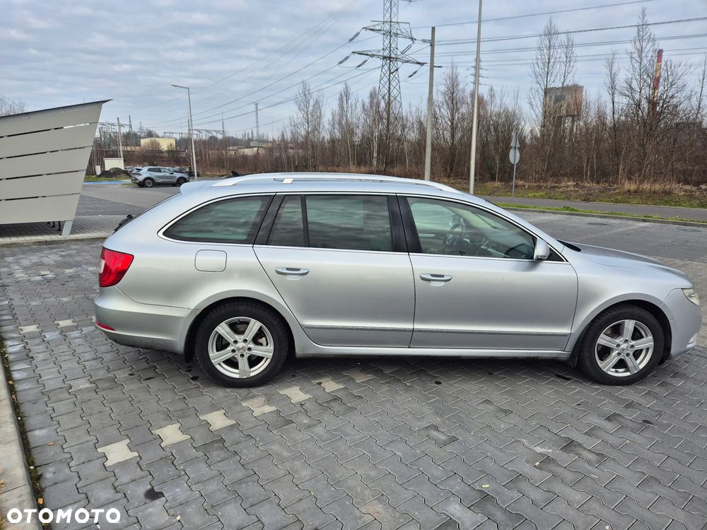 Skoda Superb 2.0 TDI 4x4 DSG Elegance - 6