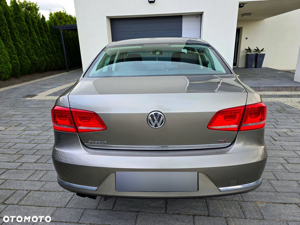 Volkswagen Passat 1.8 TSI Highline DSG - 9