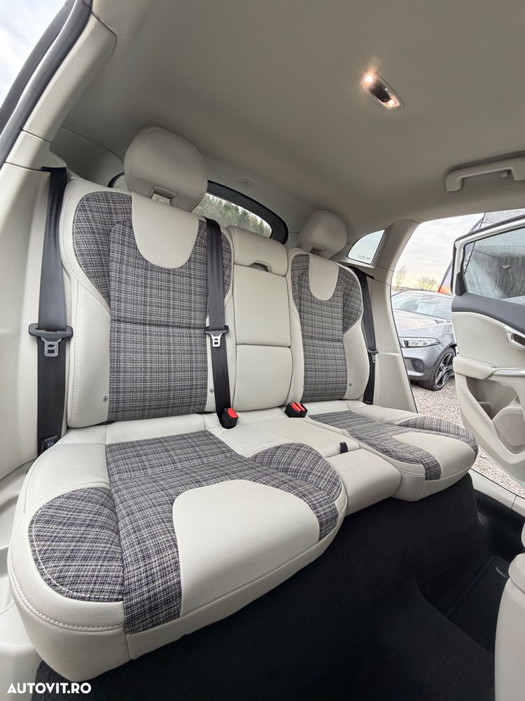 Volvo V40 D4 Geartronic Summum - 21