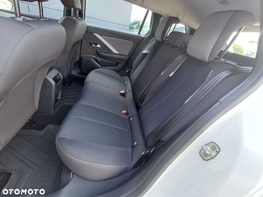 Opel Astra 1.2 T Edition S&S - 28