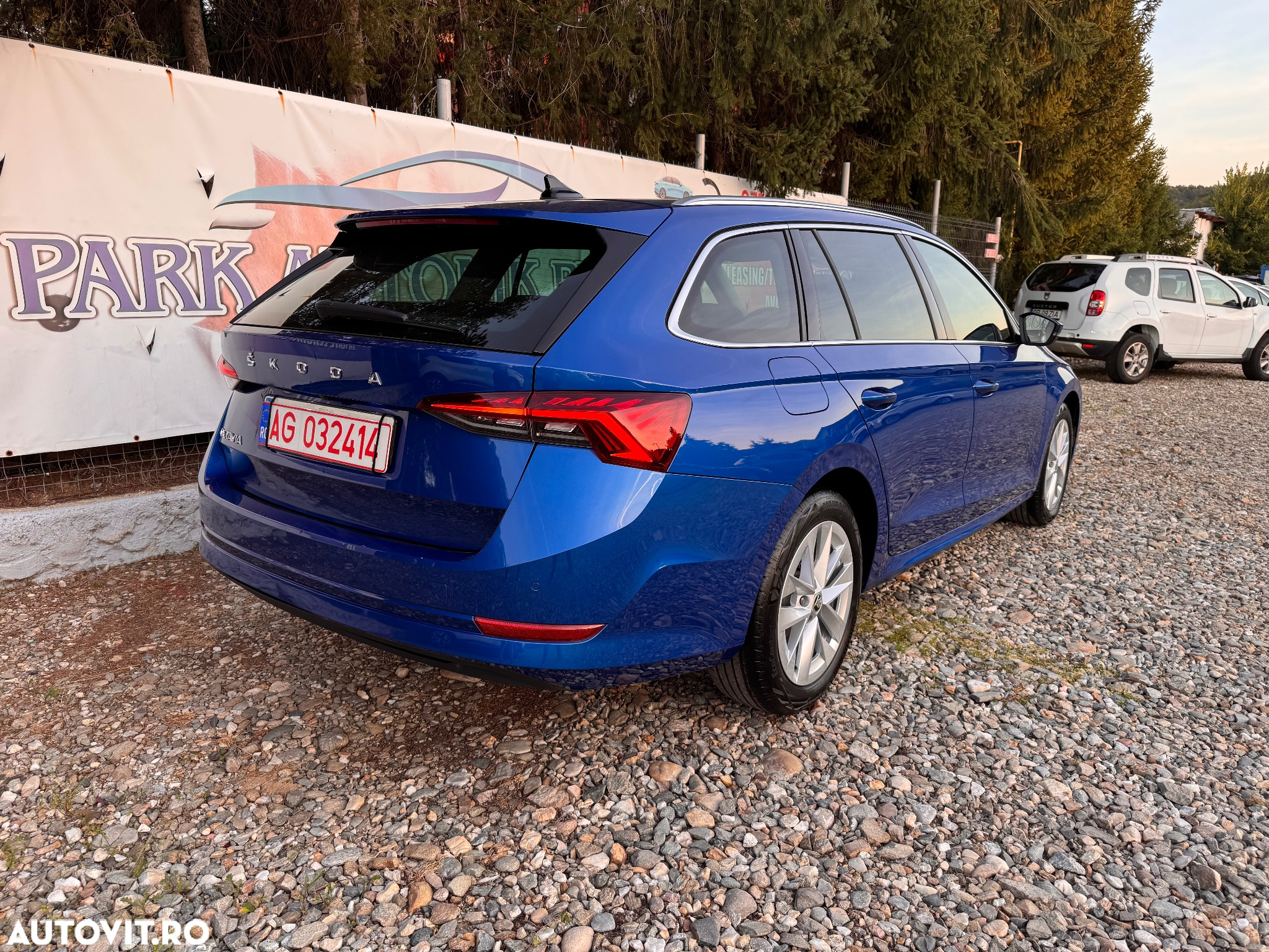 Skoda Octavia Combi 2.0 TDI DSG Exclusive Plus - 3