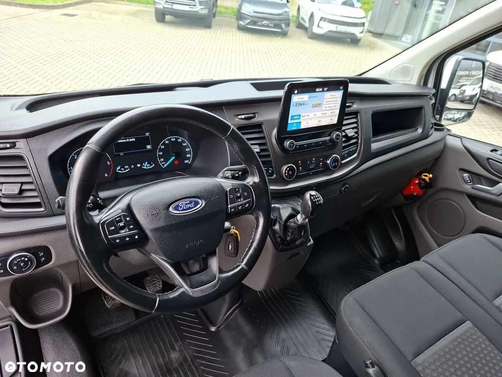 Ford CUSTOM - 26