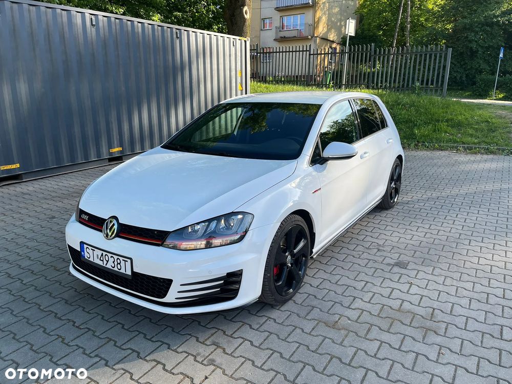 Volkswagen Golf GTI (BlueMotion Technology) DSG - 2