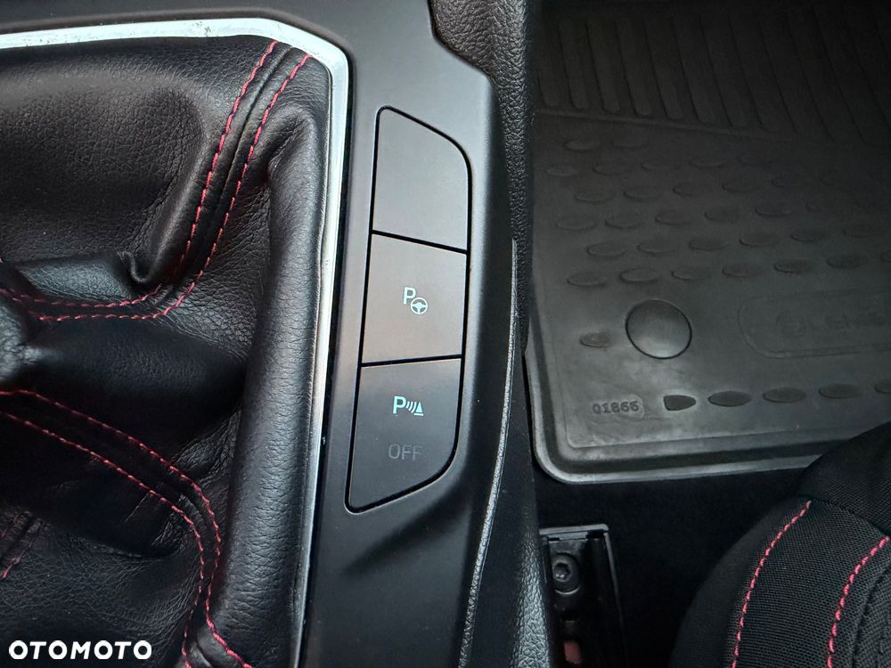 Ford Focus 1.0 EcoBoost ST-Line Red ASS - 32