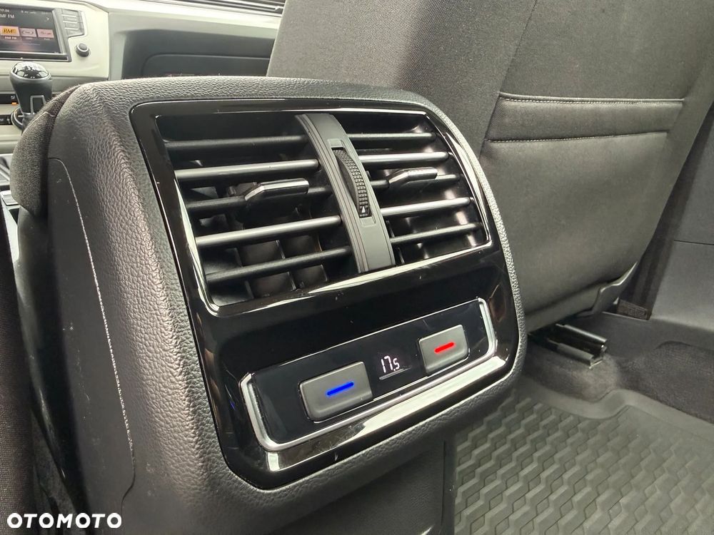Volkswagen Passat - 37