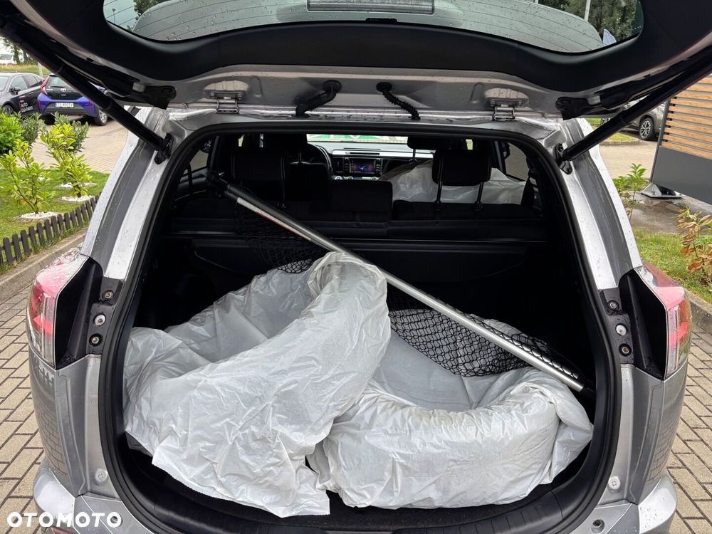 Toyota RAV4 Hybrid Premium 4x2 - 12