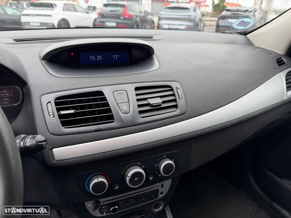 Renault Mégane Sport Tourer 1.5 dCi Dynamique SS - 11