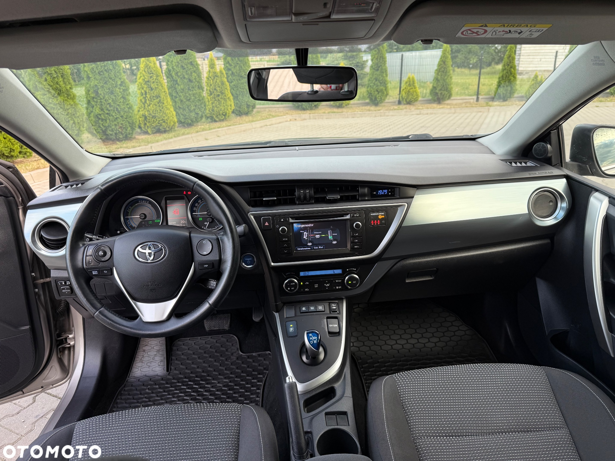 Toyota Auris 1.8 Hybrid Life - 16