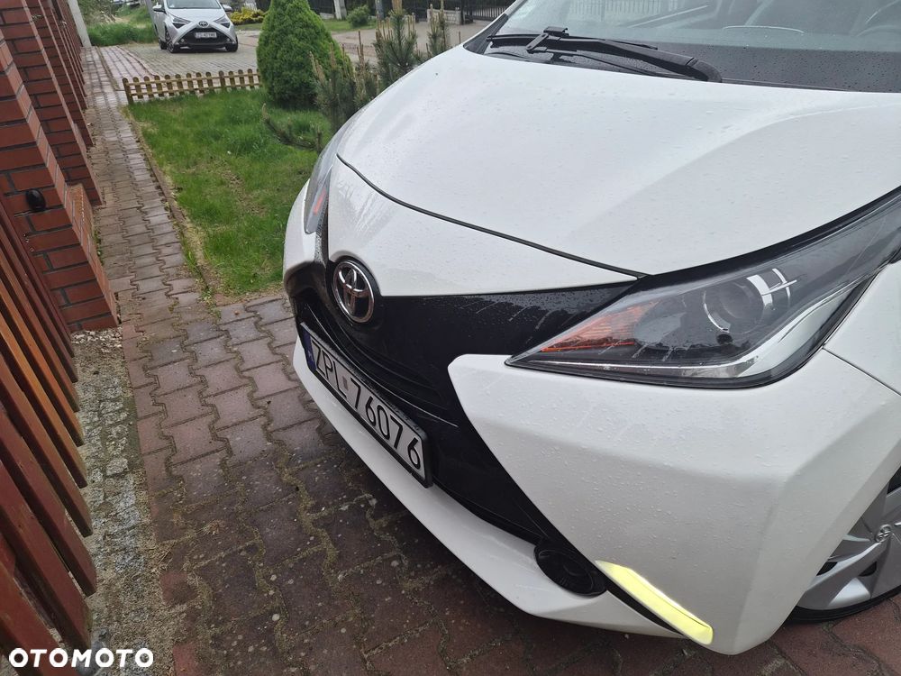 Toyota Aygo x-play - 8
