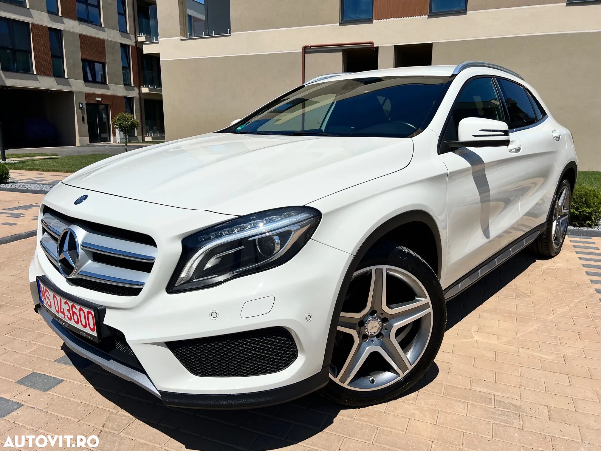 Mercedes-Benz GLA 200 7G-DCT AMG Line - 1