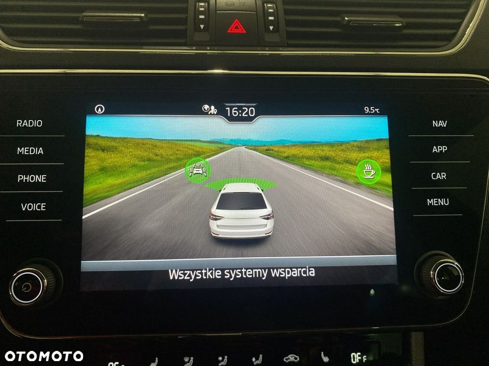 Skoda Superb 2.0 TDI SCR Style DSG - 21