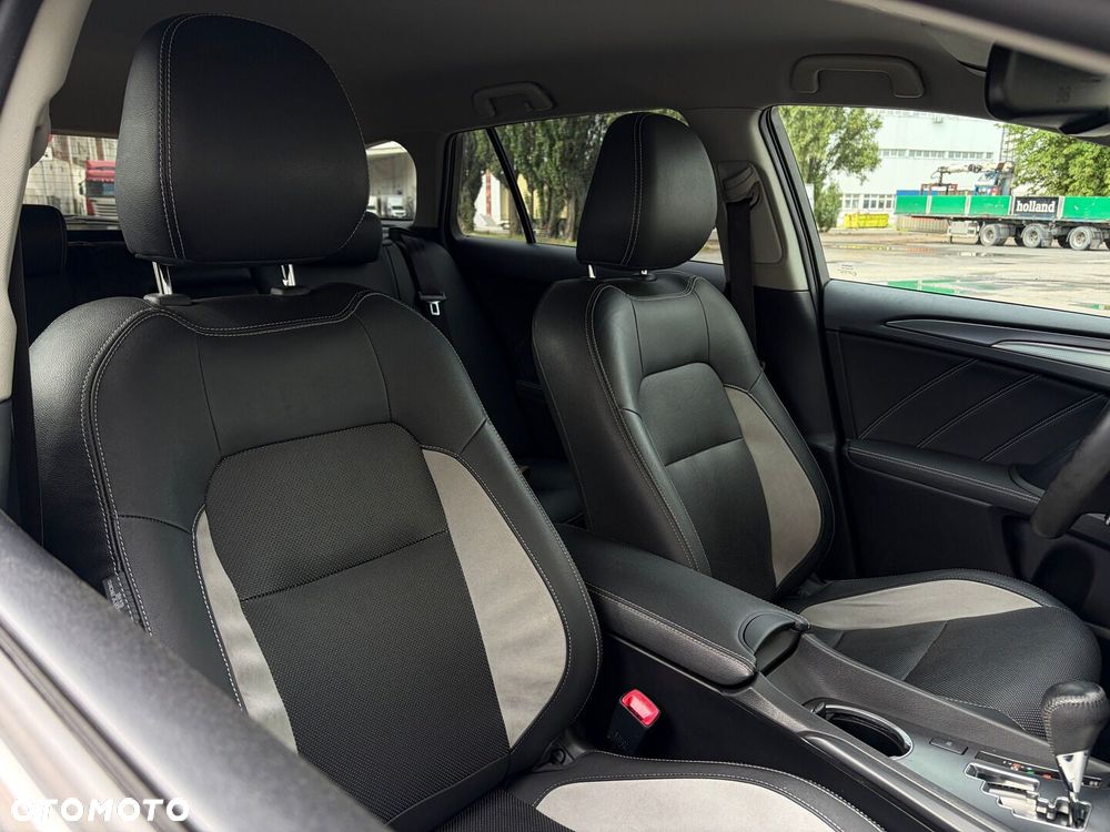 Toyota Avensis 2.0 Premium MS - 20