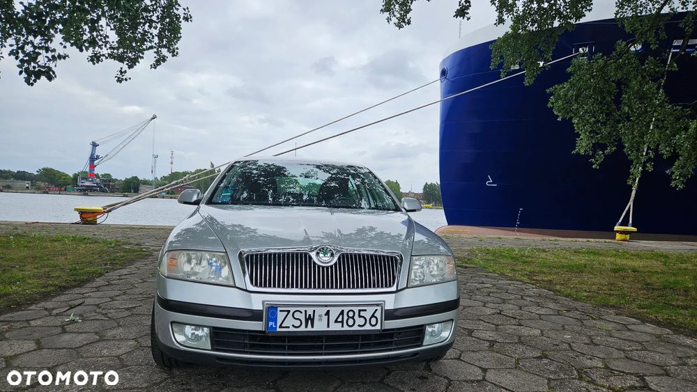 Skoda Octavia 1.6 Ambiente - 2