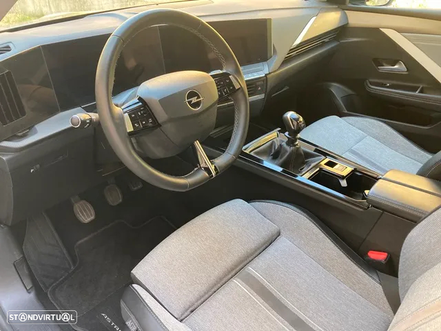 Opel Astra 1.2 T GS - 11