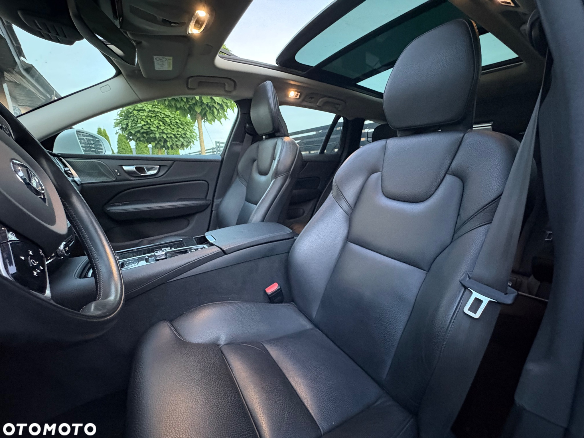 Volvo V60 T6 AWD Recharge Geartronic Inscription - 34