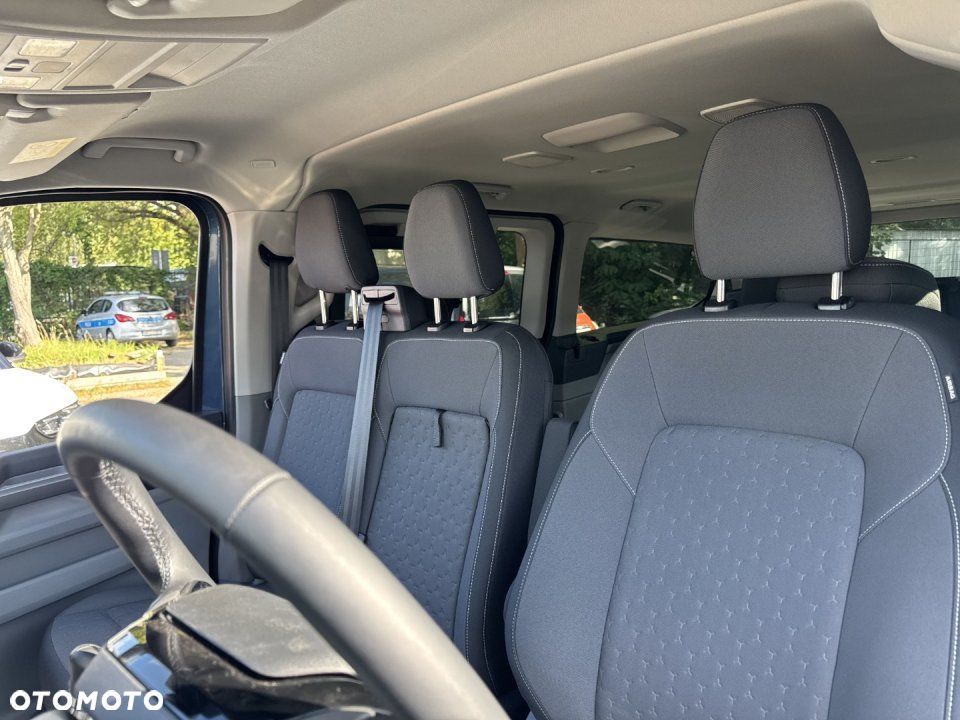 Ford Tourneo Custom - 11