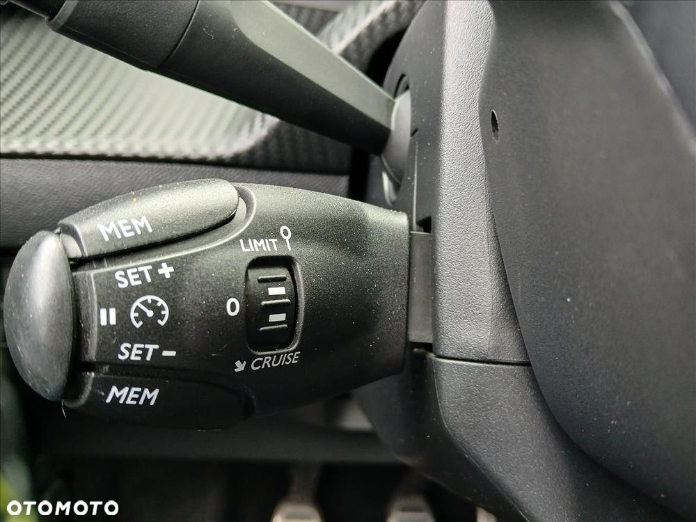 Peugeot 2008 1.2 PureTech GT Line S&S - 18