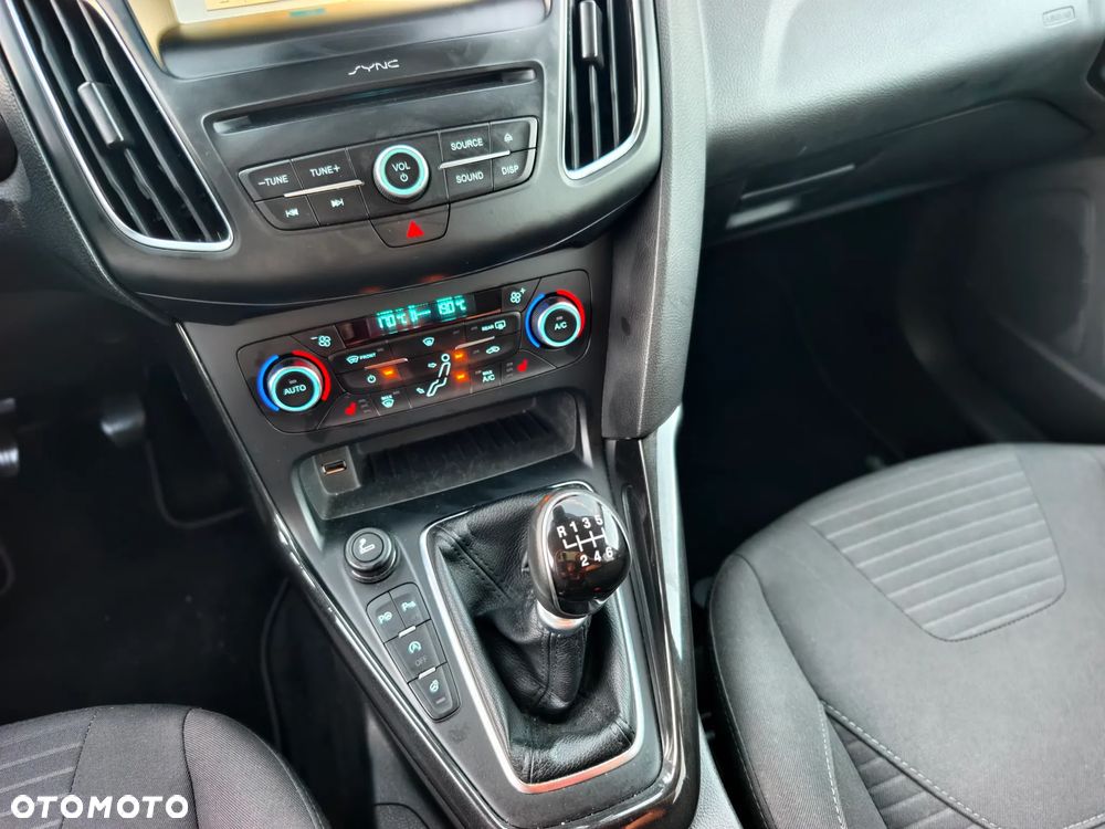 Ford Focus 1.5 EcoBlue Start-Stopp-System TITANIUM DESIGN - 15