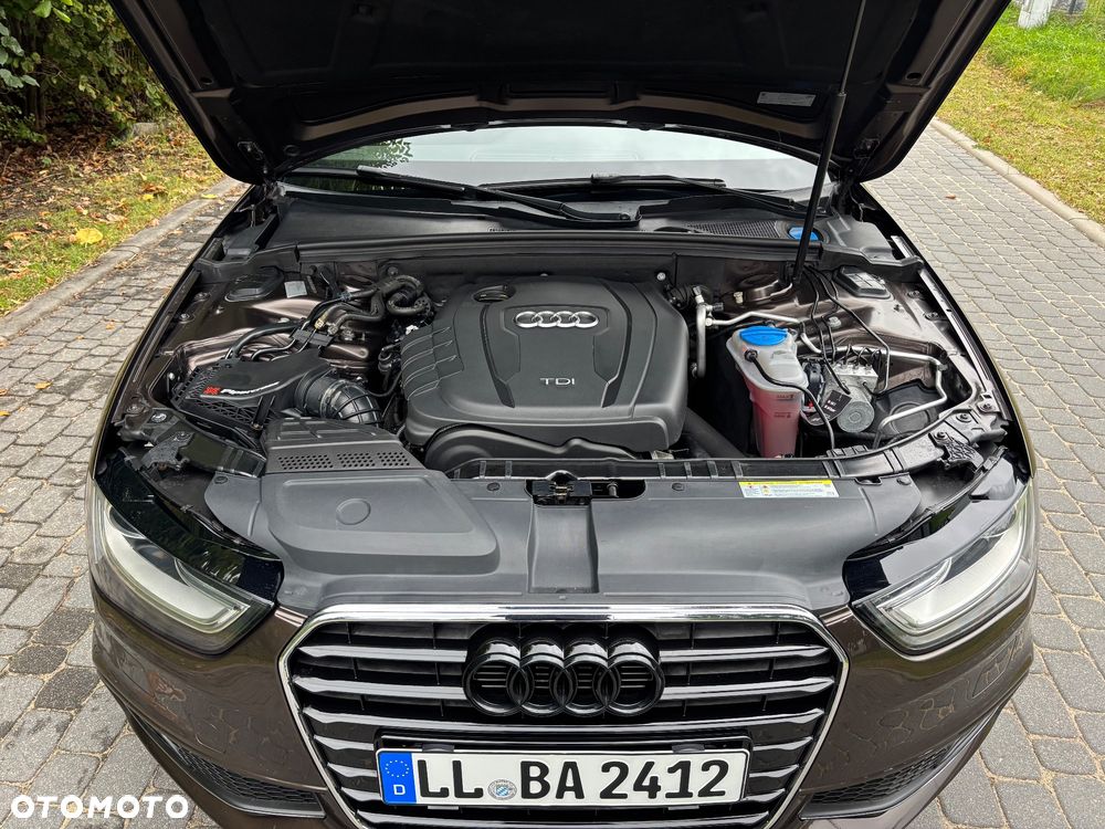 Audi A4 Avant 2.0 TDI DPF multitronic S line Sportpaket - 12