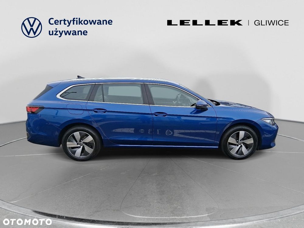 Volkswagen Passat - 4