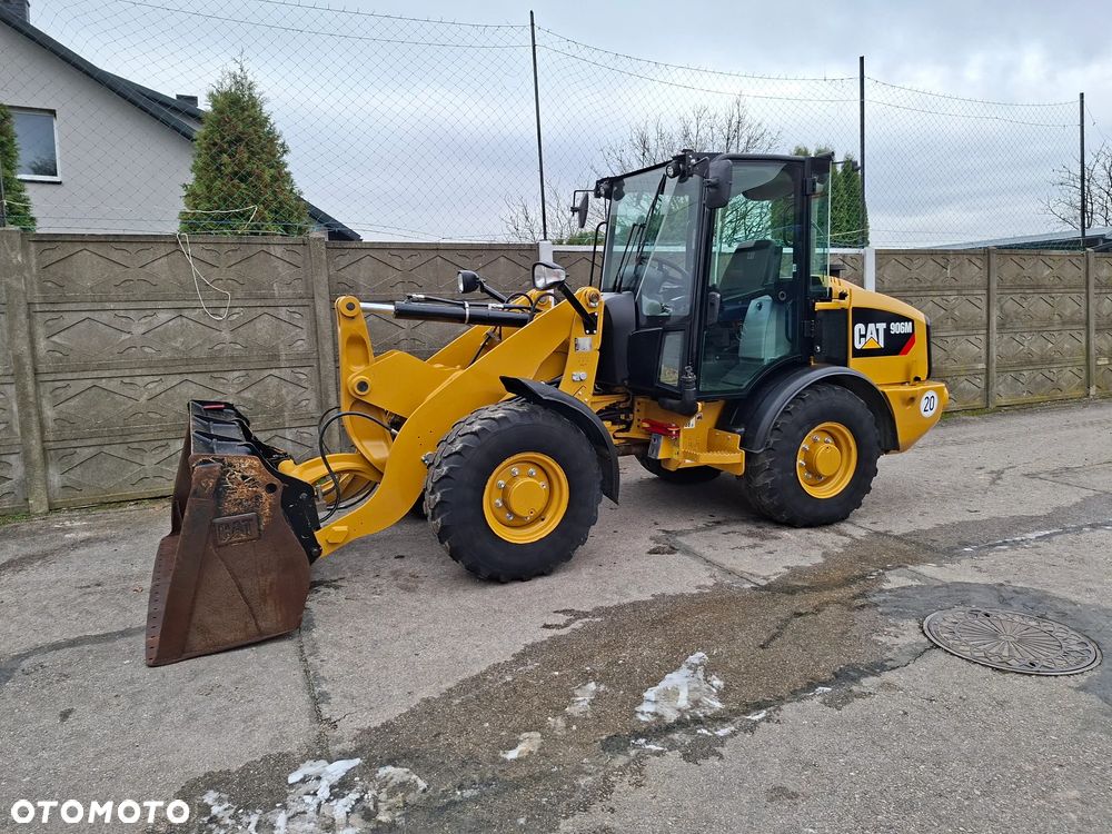 Caterpillar CAT 906 M - 1
