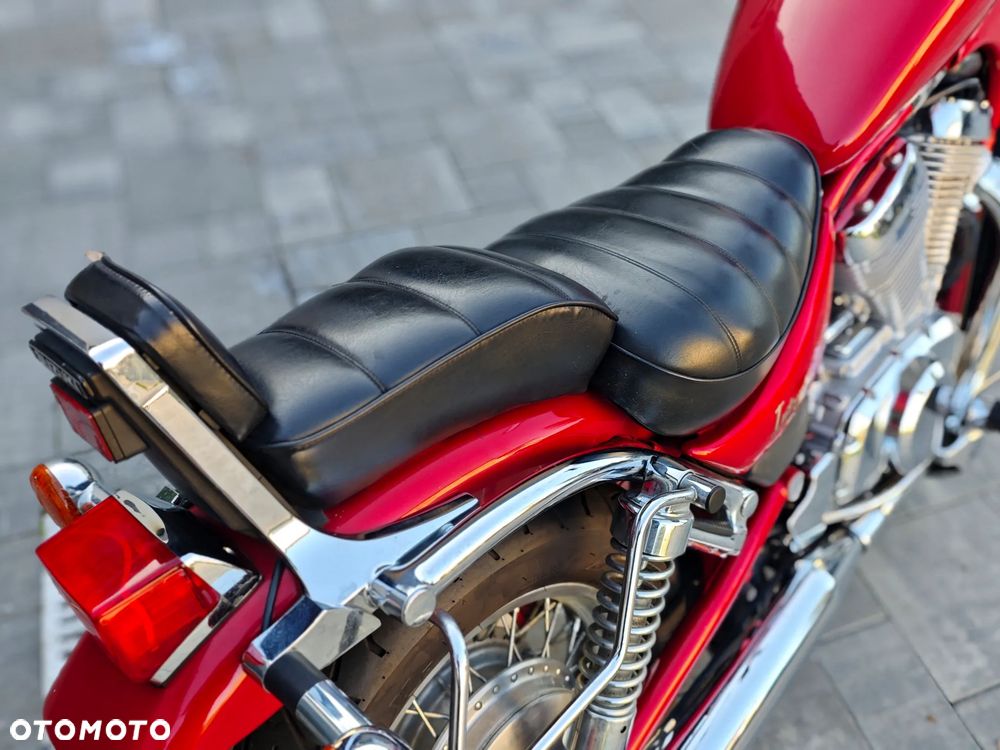 Suzuki Intruder - 23