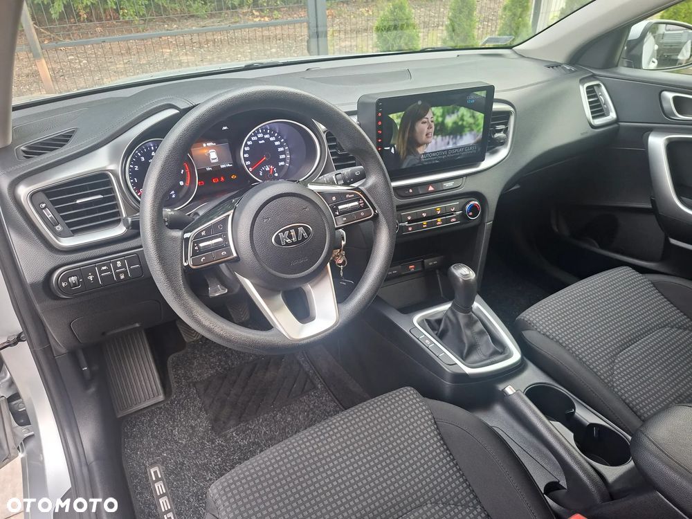 Kia Ceed - 9