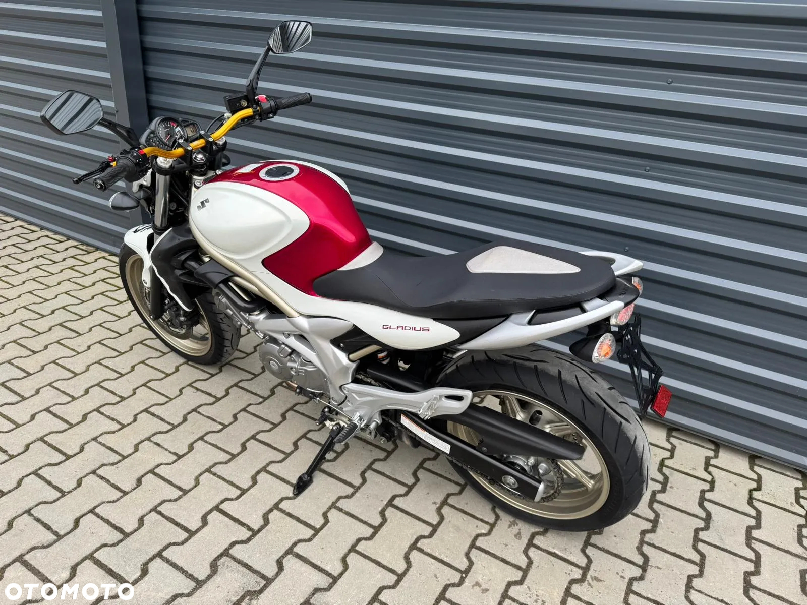 Suzuki Gladius - 6