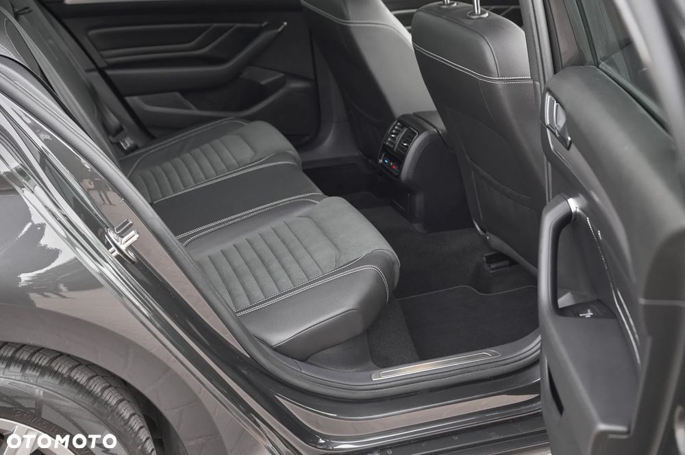 Volkswagen Passat - 32