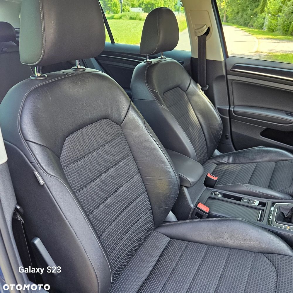 Volkswagen Golf - 25