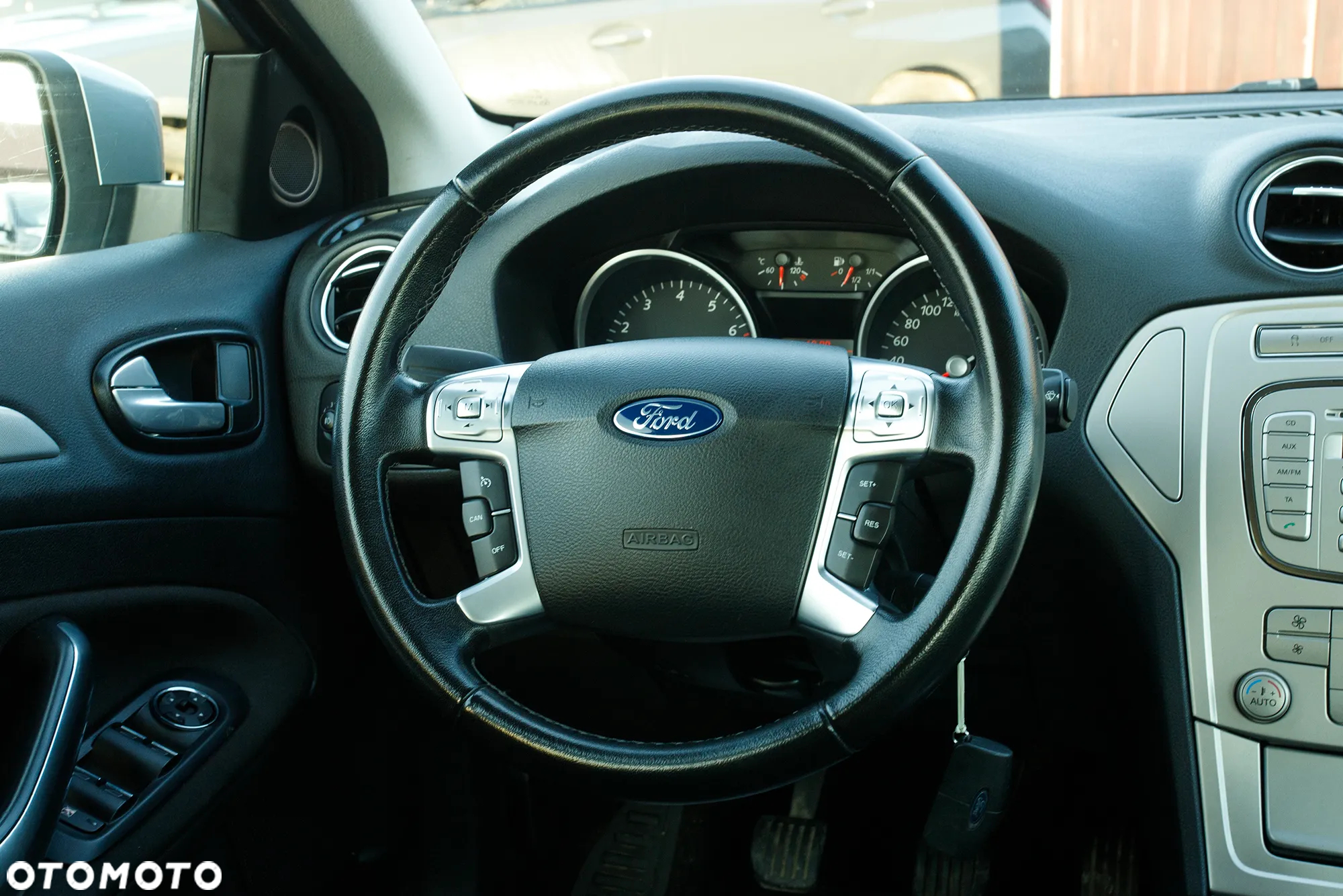 Ford Mondeo 2.0 FF Titanium - 26