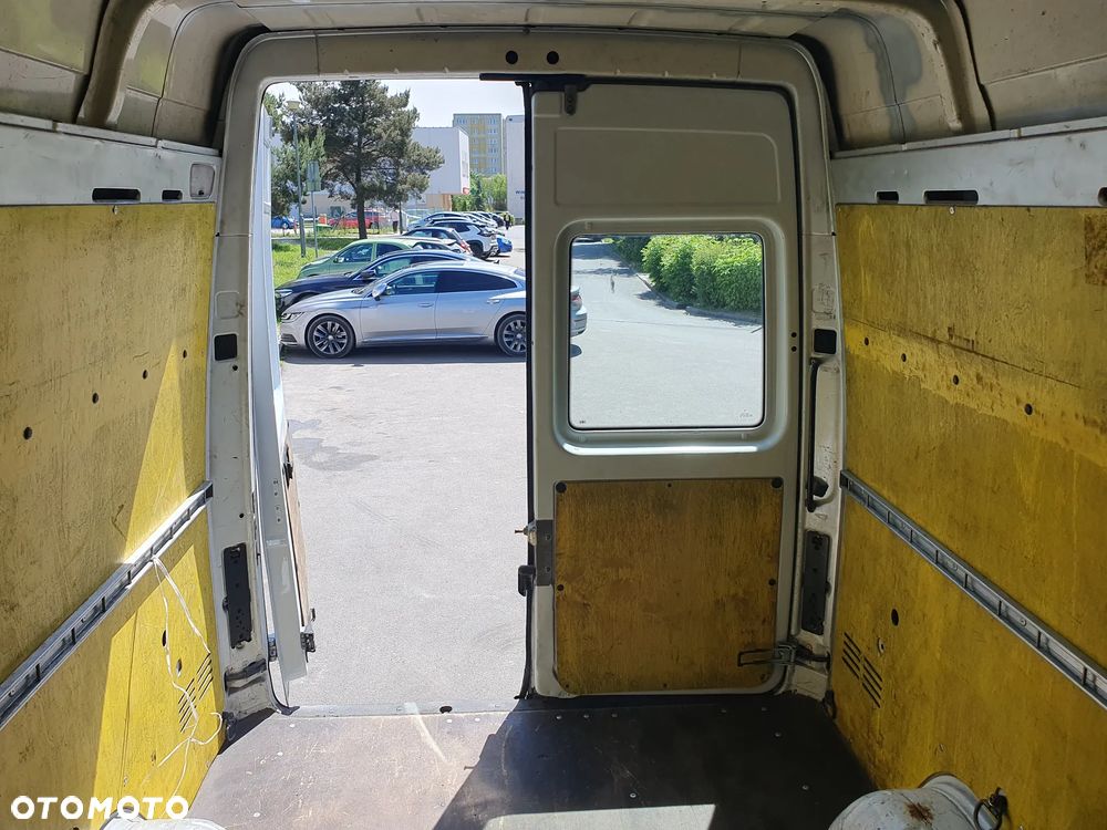 Mercedes-Benz Sprinter - 13