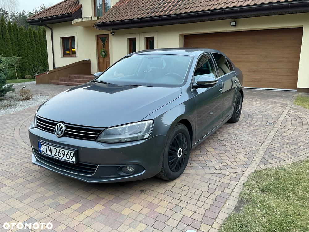 Volkswagen Jetta 1.6 TDI Highline - 1