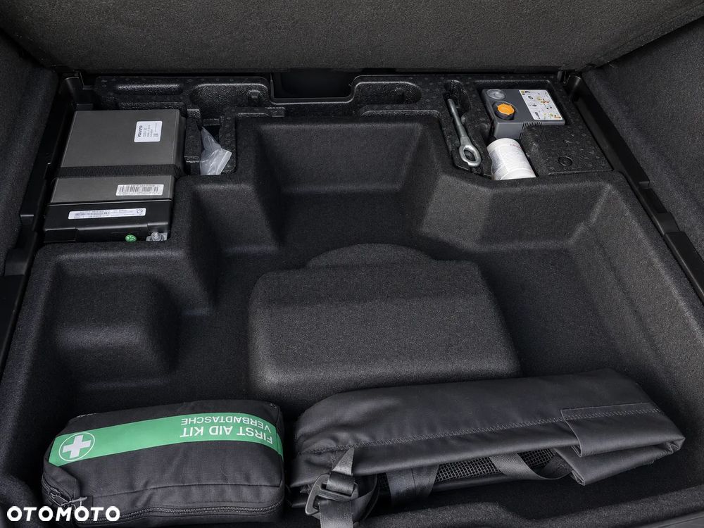 Volvo XC 60 B4 D Ultimate Dark - 8