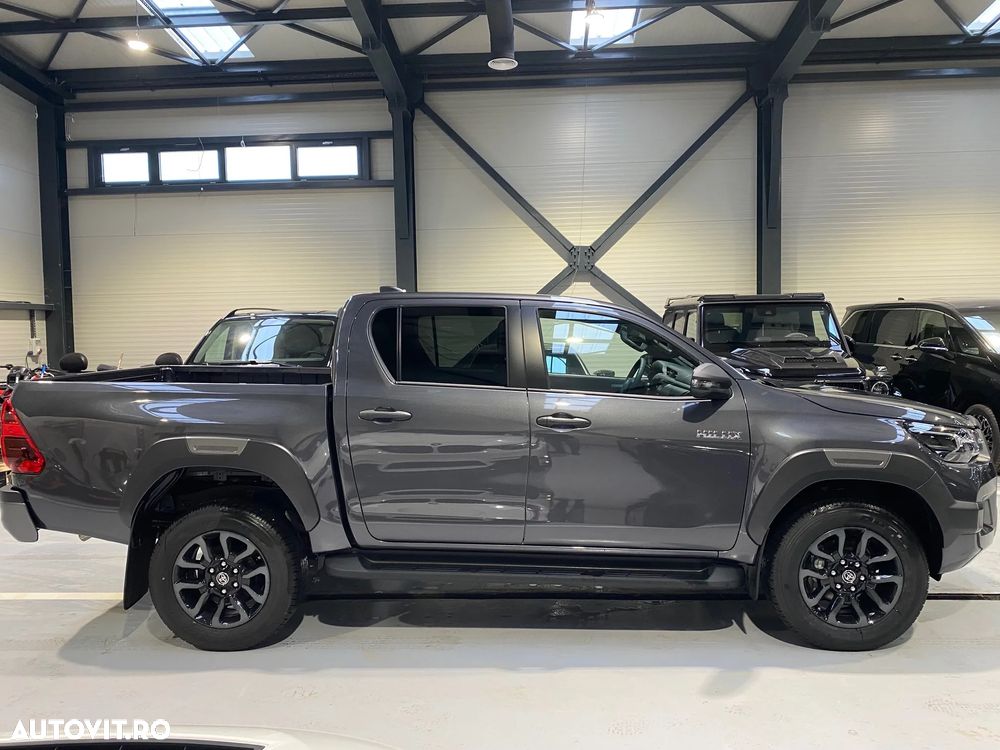 Toyota Hilux 2.8D 204CP 4x4 Double Cab AT MHEV Invincible - 2