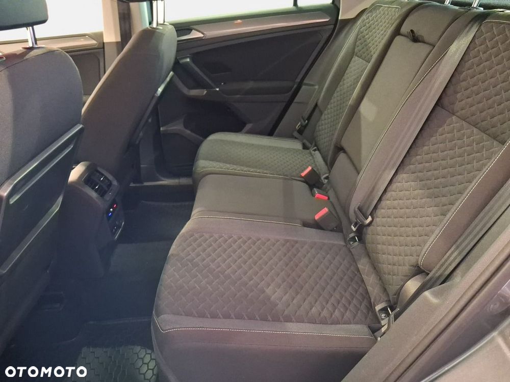 Volkswagen Tiguan - 13