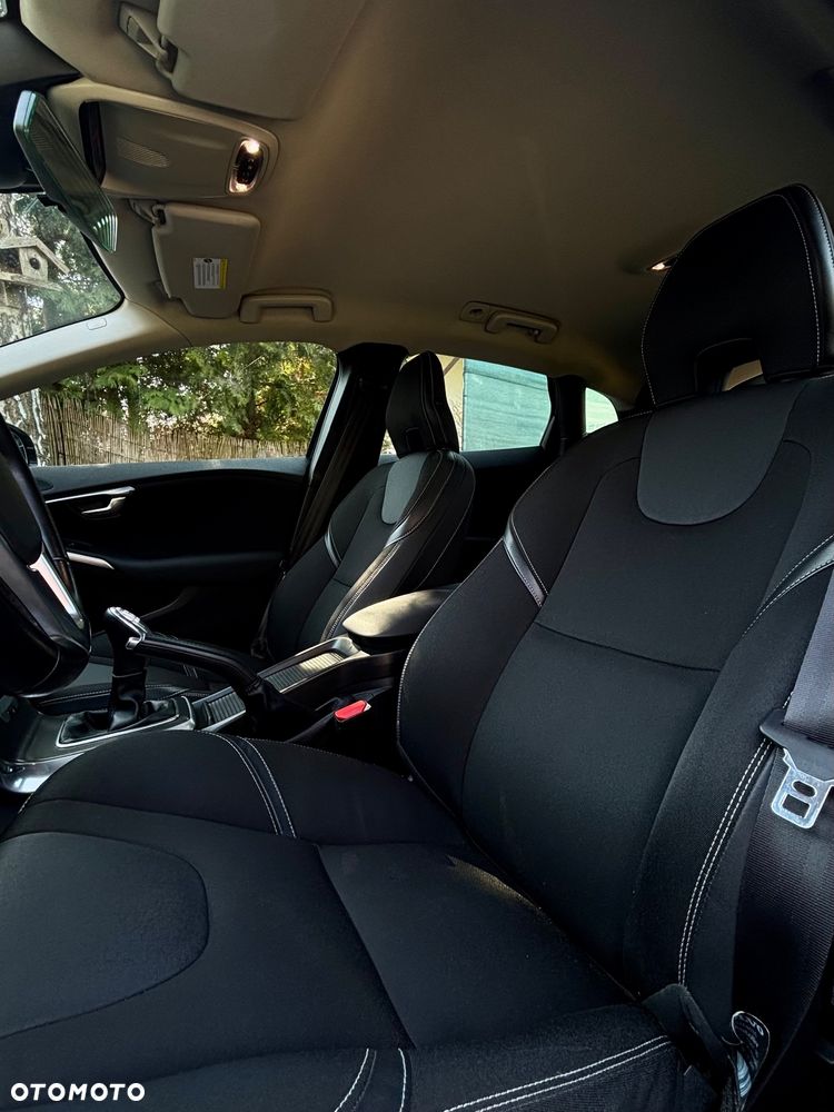 Volvo V40 D2 - 20