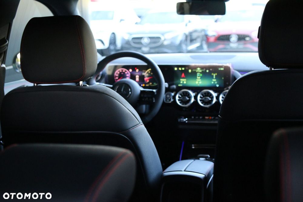 Mercedes-Benz GLA - 19