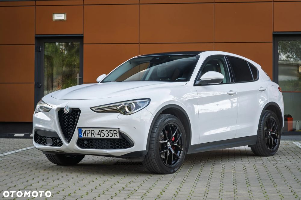 Alfa Romeo Stelvio - 2