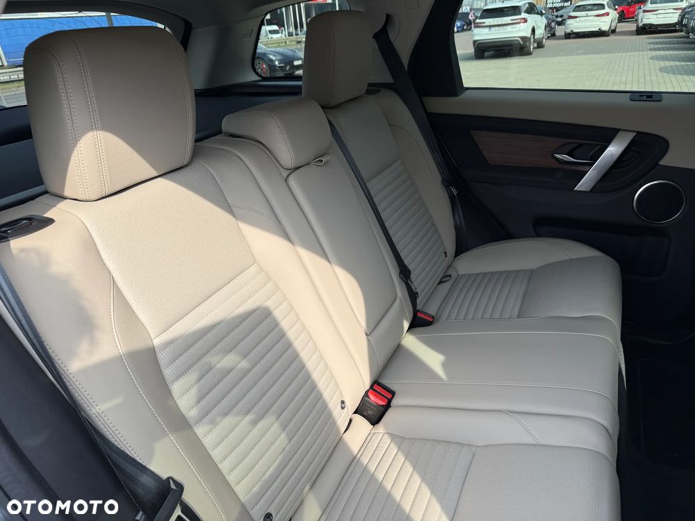Land Rover Discovery Sport D200 - 17