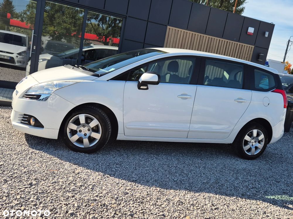 Peugeot 5008 2012 photo 4