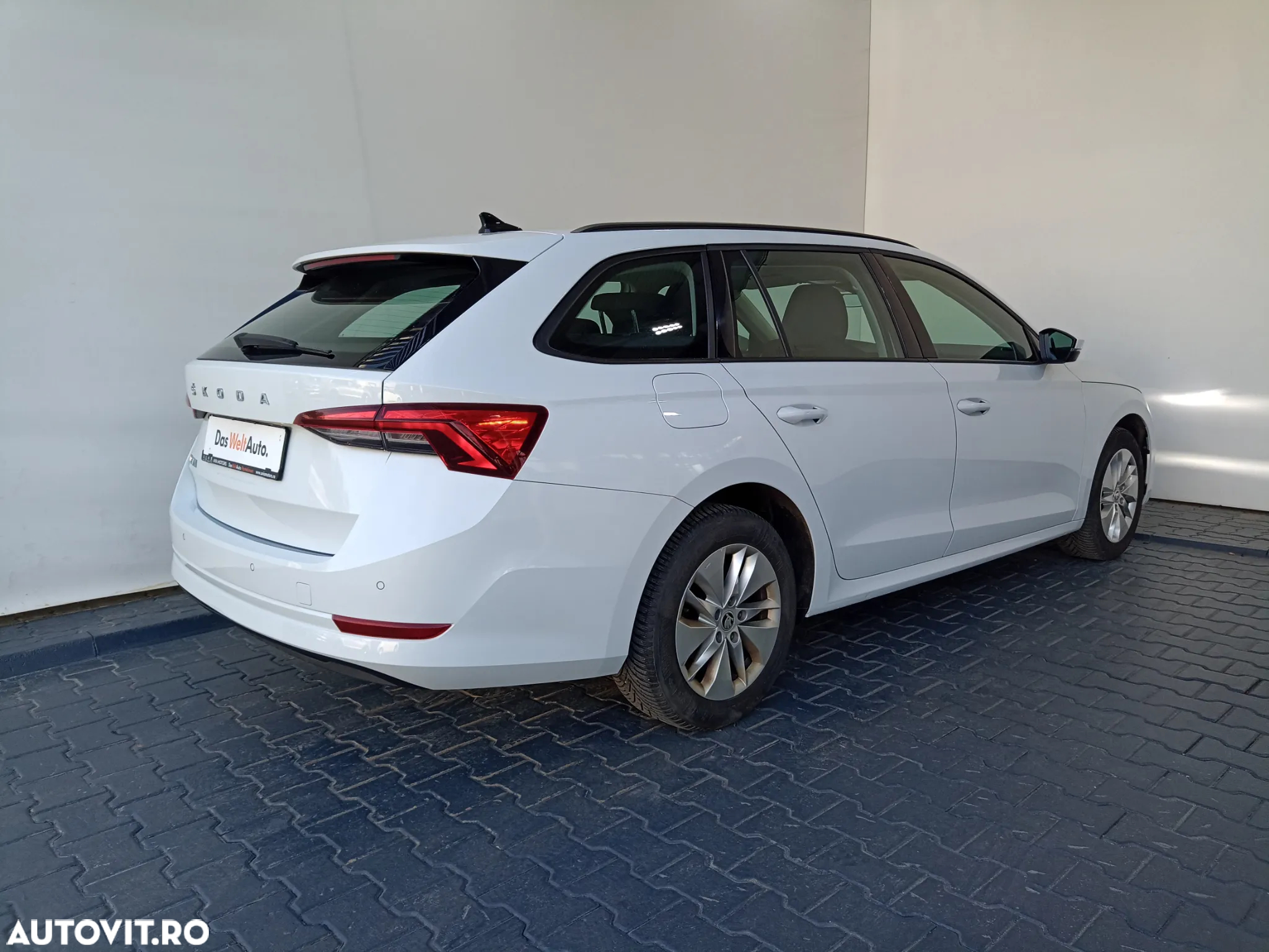 Skoda Octavia Combi 2.0 TDI DSG Ambition - 30