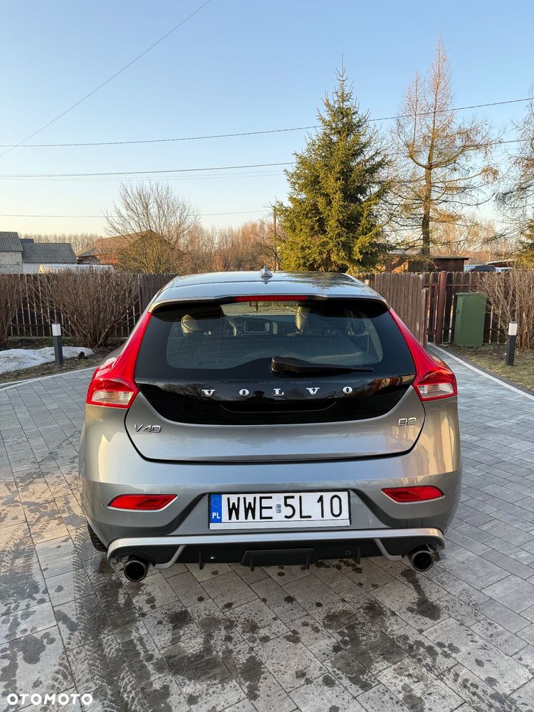 Volvo V40 D2 Drive-E R-Design Momentum - 9