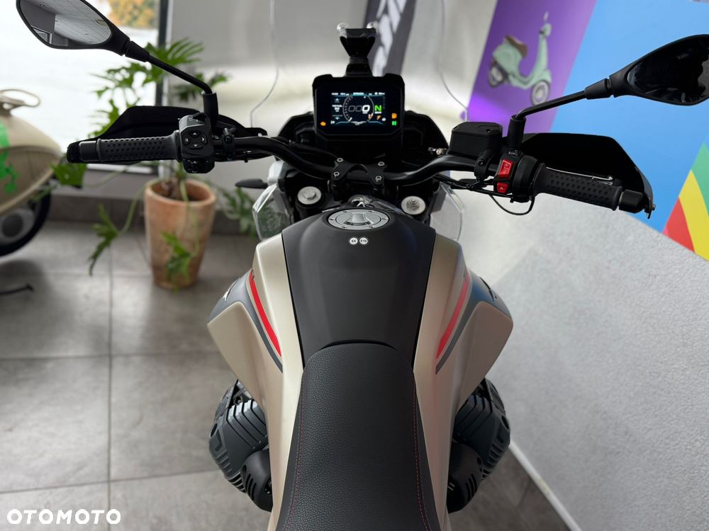 Moto Guzzi V85 - 16