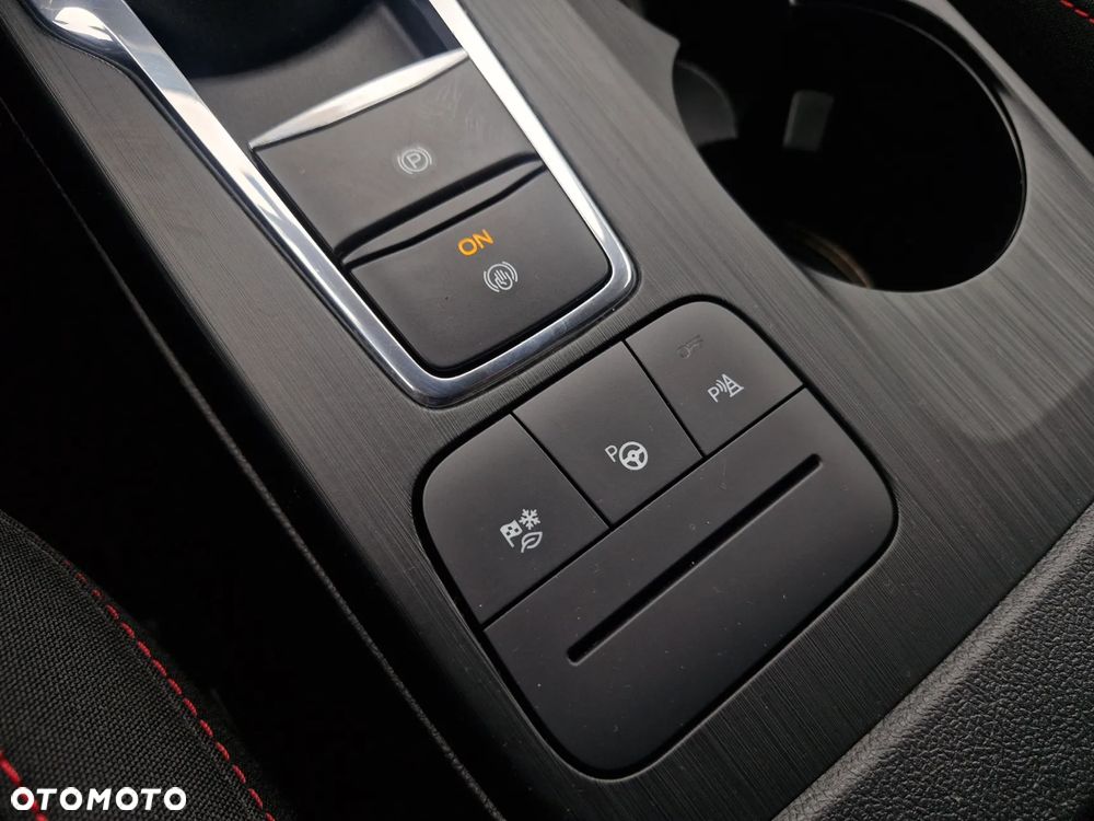 Ford Kuga 2.5 FHEV AWD ST-Line - 24